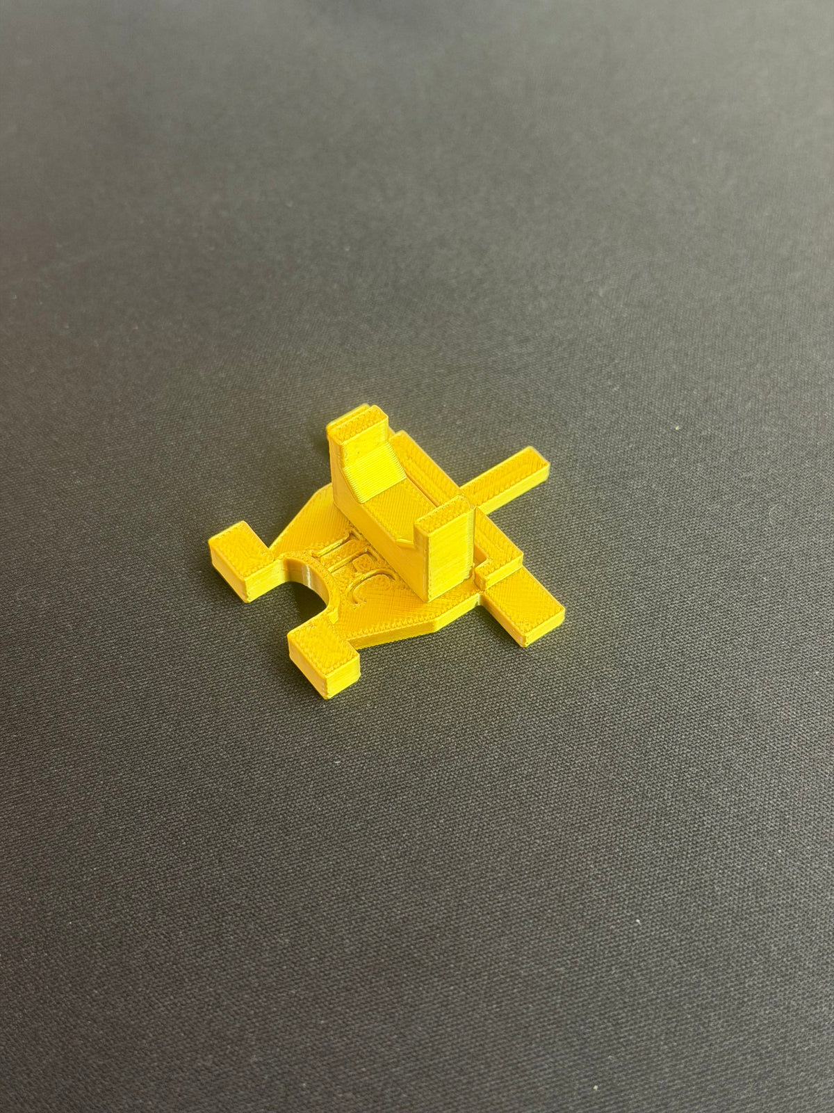 3D GOLD TOE-LOCK FOR INFINTY 1:8 CAR