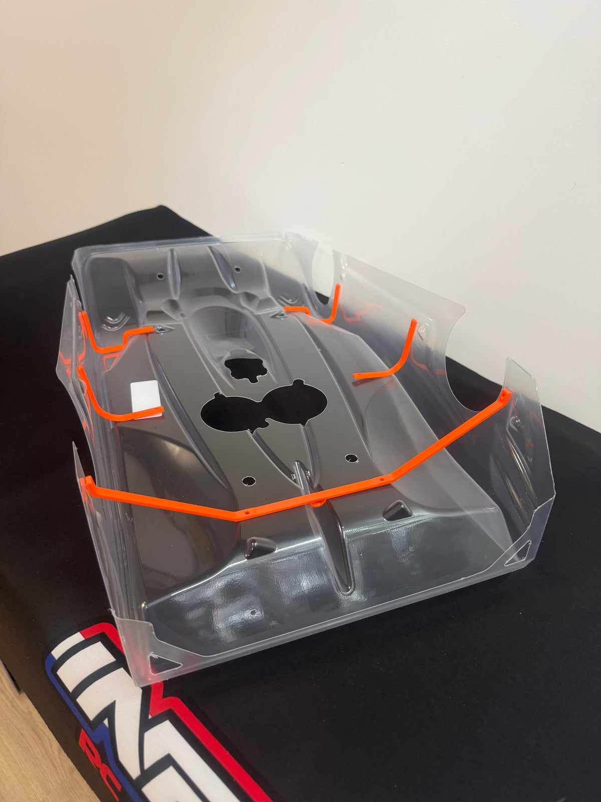 ORANGE BODY STIFFENERS FOR 1:8