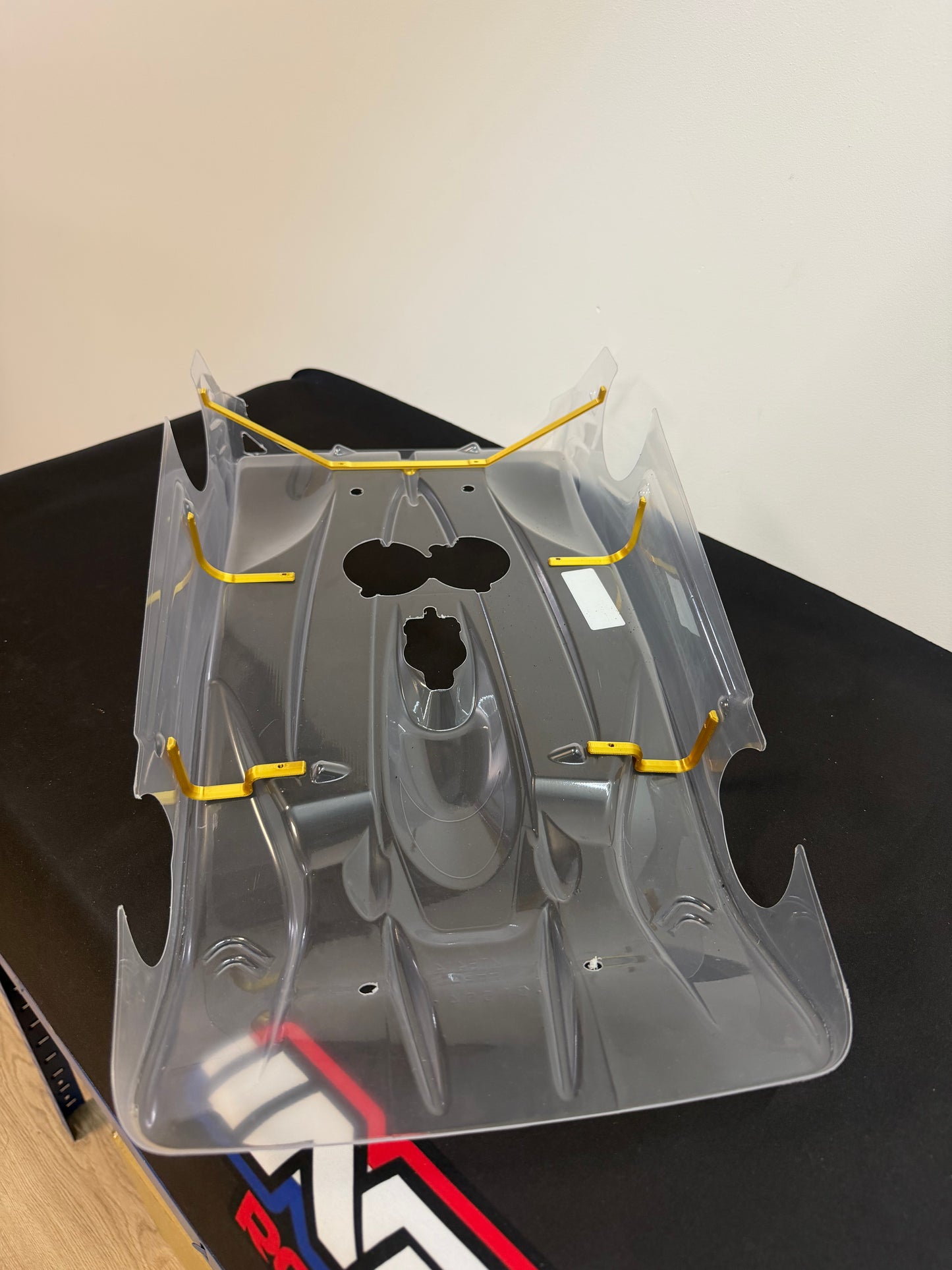 GOLDEN BODY STIFFENERS FOR 1:8 NEW